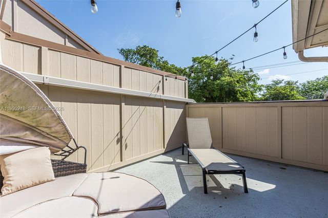 835 NW 80th Ter 11, Plantation, FL 33324