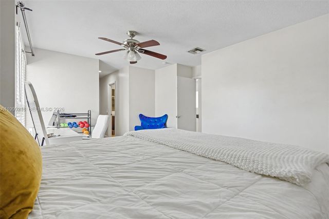 835 NW 80th Ter 11, Plantation, FL 33324