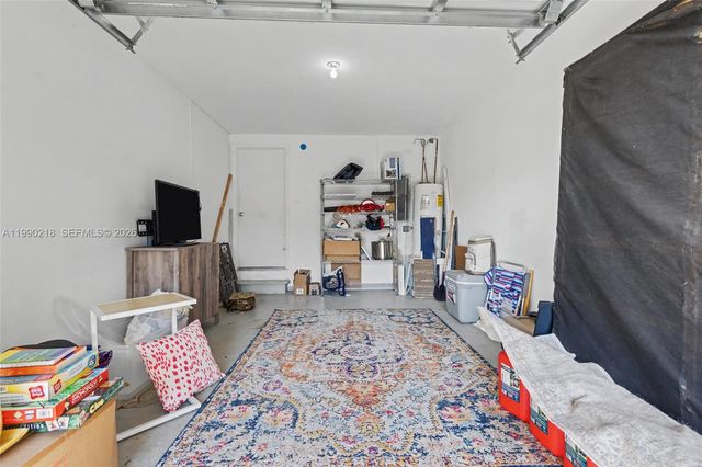 835 NW 80th Ter 11, Plantation, FL 33324