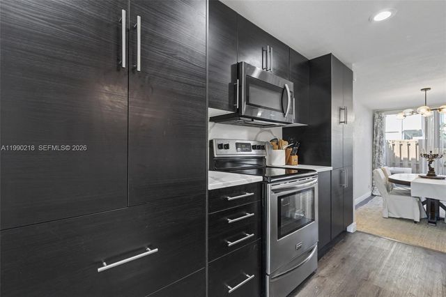 835 NW 80th Ter 11, Plantation, FL 33324