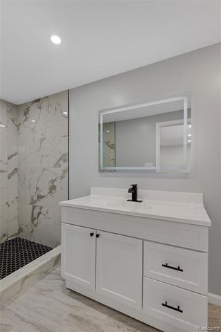 18969 Fairport Street, Detroit, MI 48205