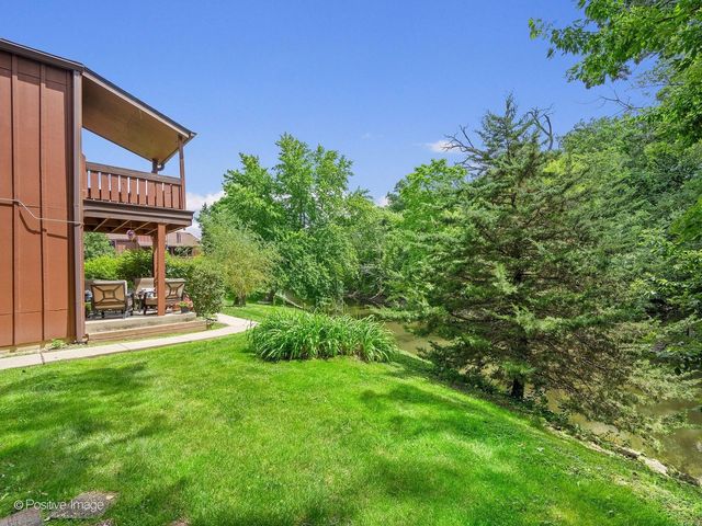 1S055 Spring Road 2C, Oakbrook Terrace, IL 60181