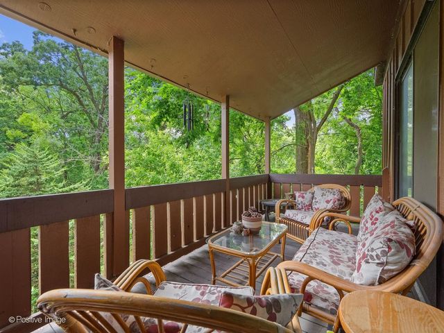 1S055 Spring Road 2C, Oakbrook Terrace, IL 60181