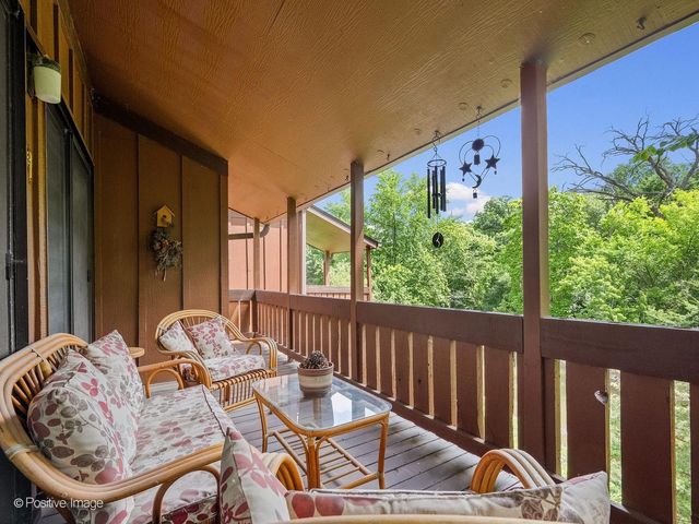 1S055 Spring Road 2C, Oakbrook Terrace, IL 60181