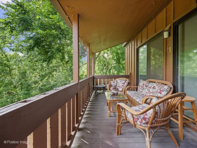 1S055 Spring Road 2C, Oakbrook Terrace, IL 60181