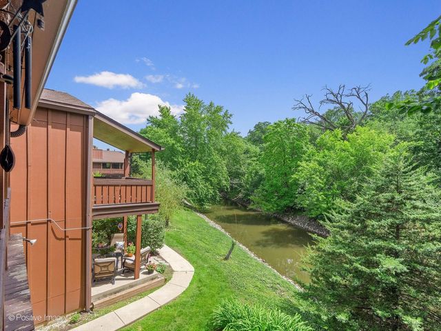 1S055 Spring Road 2C, Oakbrook Terrace, IL 60181