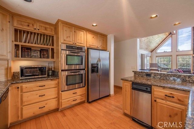 305 Starlight Circle, Big Bear Lake, CA 92315