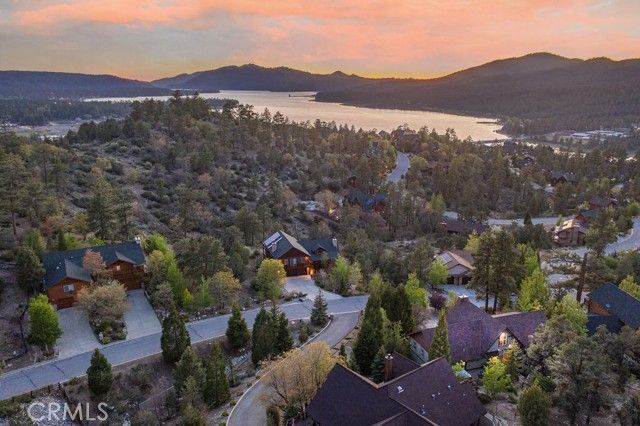 305 Starlight Circle, Big Bear Lake, CA 92315