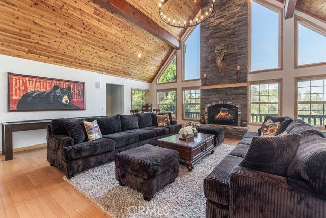 305 Starlight Circle, Big Bear Lake, CA 92315