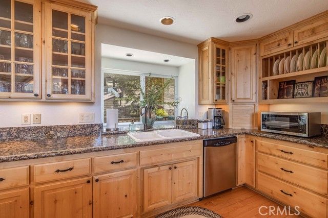 305 Starlight Circle, Big Bear Lake, CA 92315