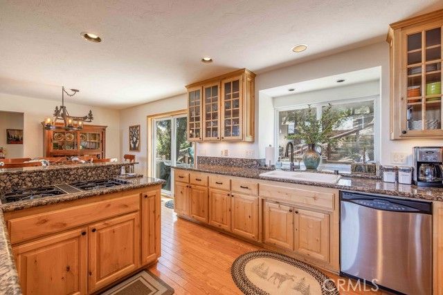 305 Starlight Circle, Big Bear Lake, CA 92315