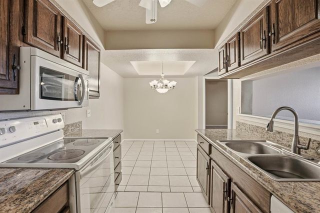 14303 N Pennsylvania Avenue 1F, Oklahoma City, OK 73134