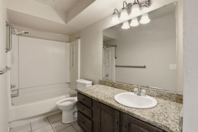 14303 N Pennsylvania Avenue 1F, Oklahoma City, OK 73134