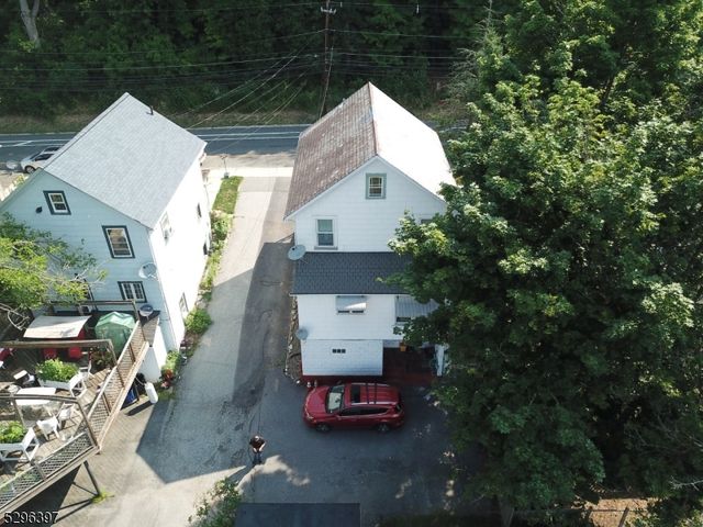 52 Hamburg Ave, Sussex Boro, NJ 07461
