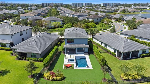4688 E Pinehurst Trl Trail E, Oakland Park, FL 33309