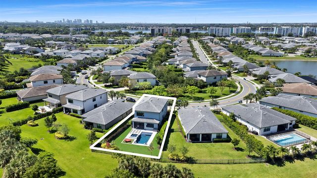 4688 E Pinehurst Trl Trail E, Oakland Park, FL 33309