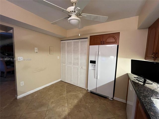 2806 N 46th Avenue D537, Hollywood, FL 33021