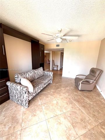 2806 N 46th Avenue D537, Hollywood, FL 33021