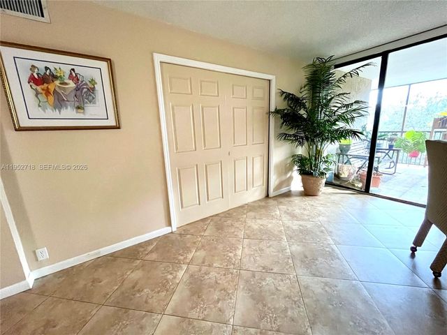 2806 N 46th Avenue D537, Hollywood, FL 33021