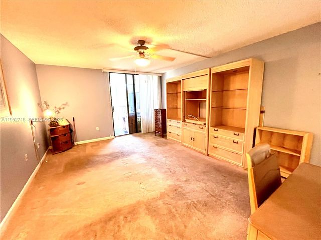 2806 N 46th Avenue D537, Hollywood, FL 33021