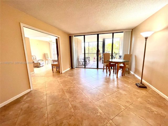2806 N 46th Avenue D537, Hollywood, FL 33021