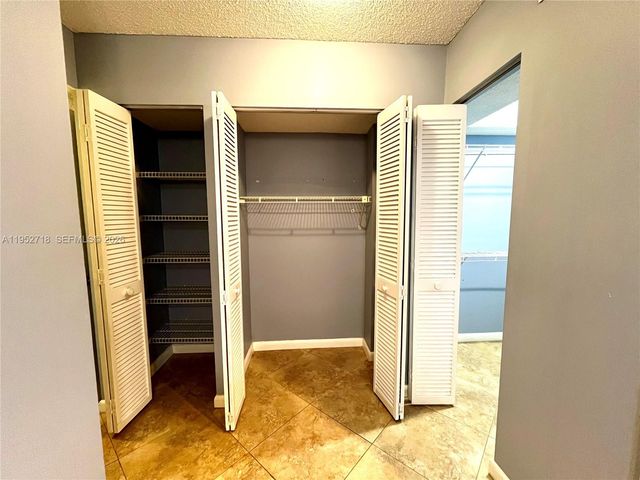 2806 N 46th Avenue D537, Hollywood, FL 33021