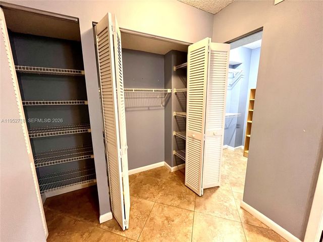 2806 N 46th Avenue D537, Hollywood, FL 33021