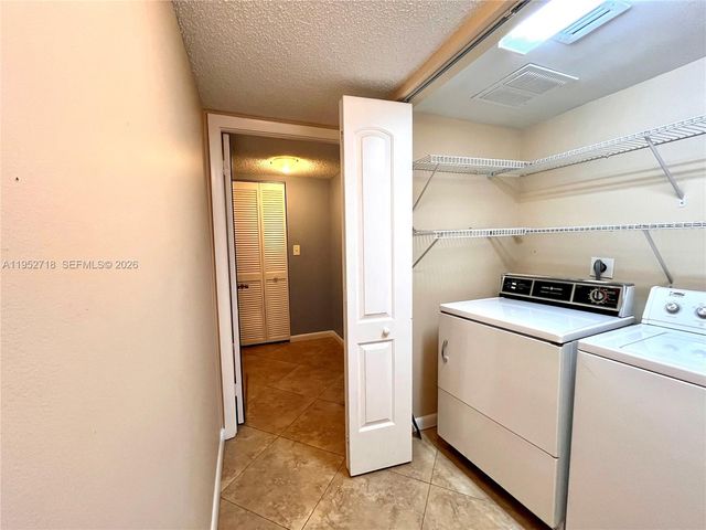 2806 N 46th Avenue D537, Hollywood, FL 33021