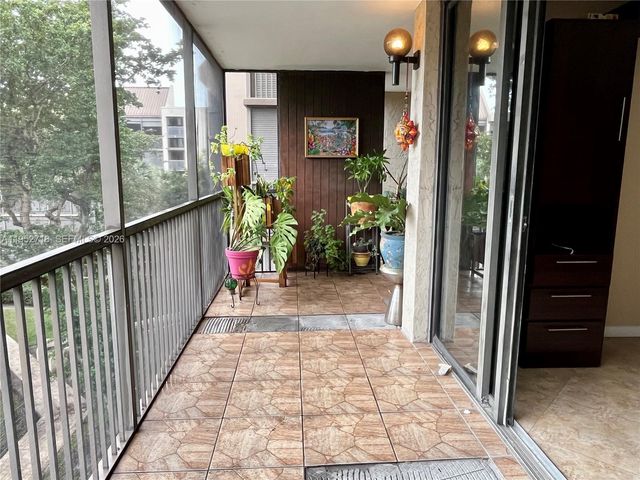 2806 N 46th Avenue D537, Hollywood, FL 33021