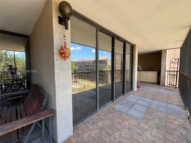 2806 N 46th Avenue D537, Hollywood, FL 33021