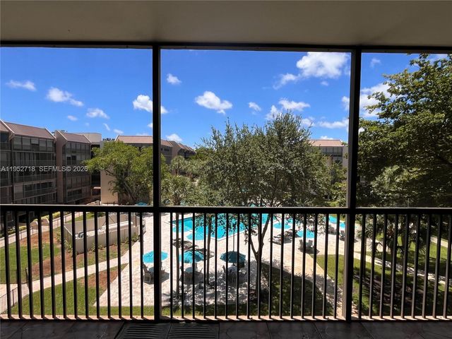 2806 N 46th Avenue D537, Hollywood, FL 33021