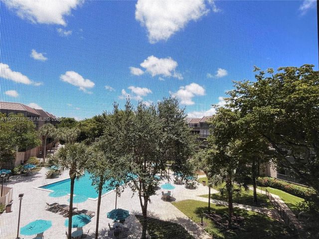 2806 N 46th Avenue D537, Hollywood, FL 33021