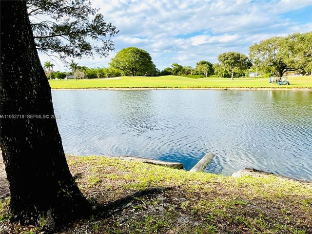 2806 N 46th Avenue D537, Hollywood, FL 33021