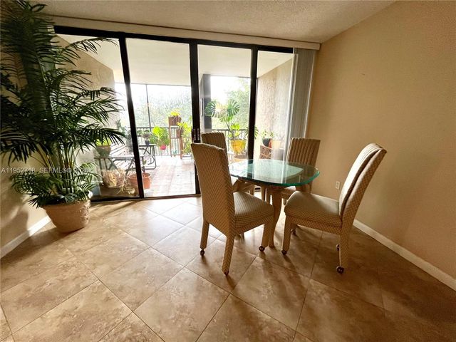 2806 N 46th Avenue D537, Hollywood, FL 33021