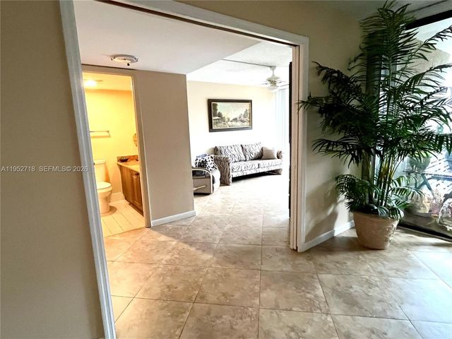 2806 N 46th Avenue D537, Hollywood, FL 33021