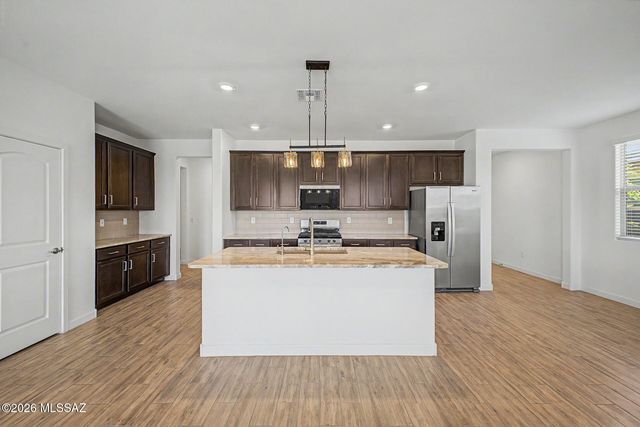2177 W Desert Topaz Way, Tucson, AZ 85742