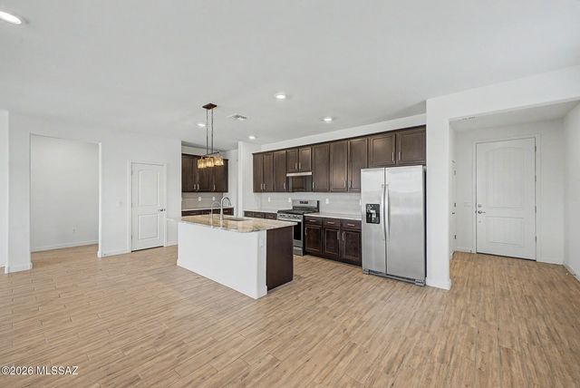 2177 W Desert Topaz Way, Tucson, AZ 85742