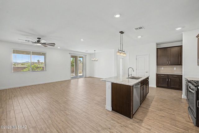 2177 W Desert Topaz Way, Tucson, AZ 85742