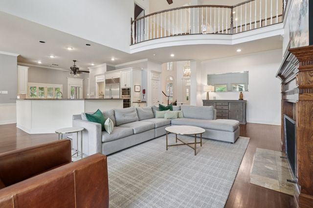 3109 Shadow Drive W, Arlington, TX 76006