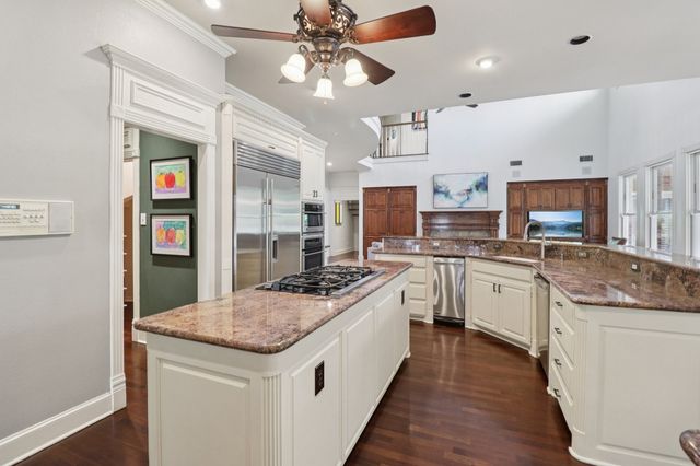 3109 Shadow Drive W, Arlington, TX 76006