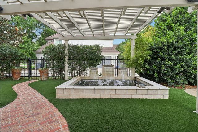3109 Shadow Drive W, Arlington, TX 76006