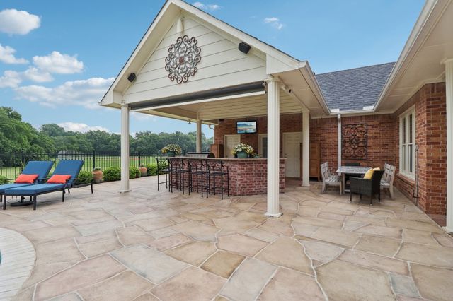 3109 Shadow Drive W, Arlington, TX 76006