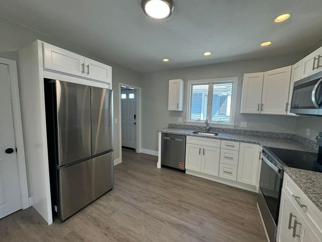 19 Weir Ave, Taunton, MA 02780