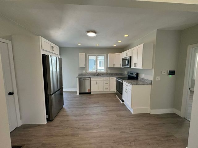 19 Weir Ave, Taunton, MA 02780