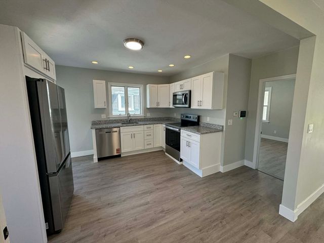 19 Weir Ave, Taunton, MA 02780