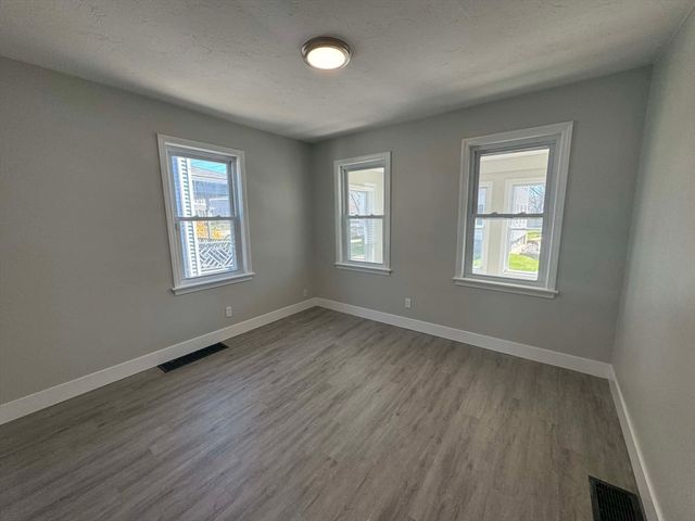 19 Weir Ave, Taunton, MA 02780