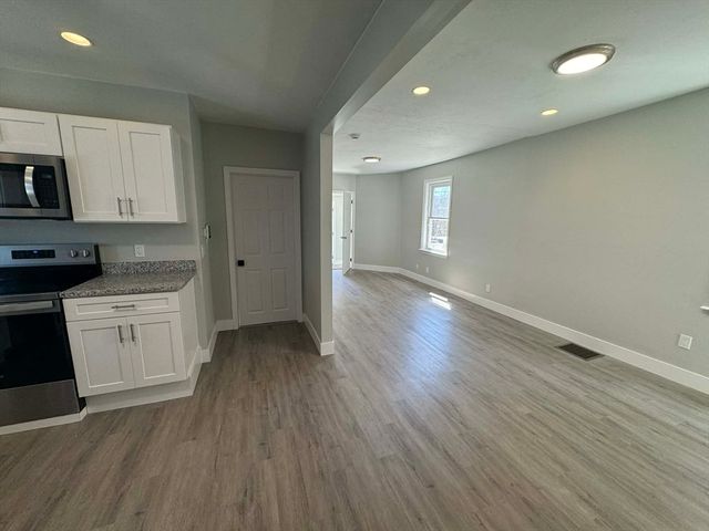 19 Weir Ave, Taunton, MA 02780