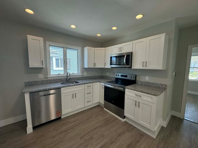 19 Weir Ave, Taunton, MA 02780