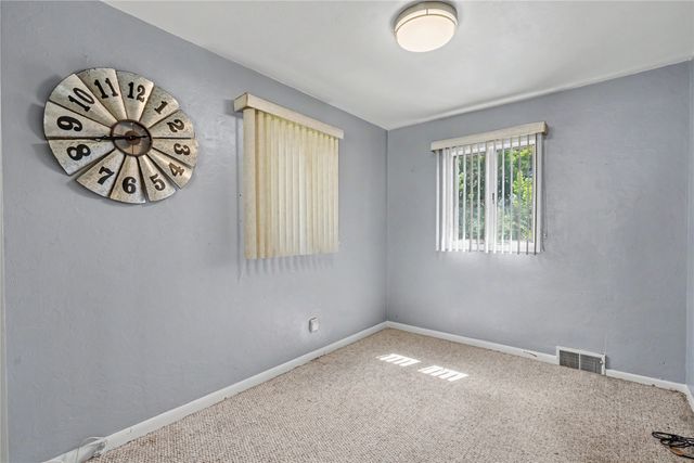 1309 E 28th Street, Des Moines, IA 50317
