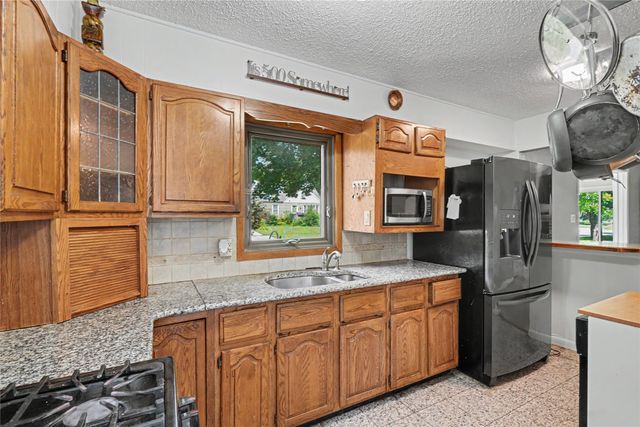 1309 E 28th Street, Des Moines, IA 50317